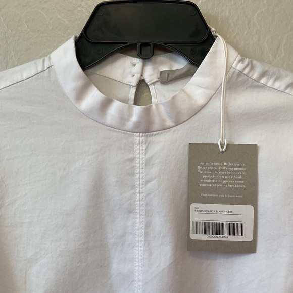 Men's Shiny Oil Short Sleeve Mock Neck Crop Top - Muscle Fit, Disco Party, Stage Performance